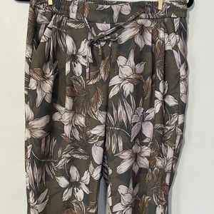 RW&Co olive green hawaiian style pants